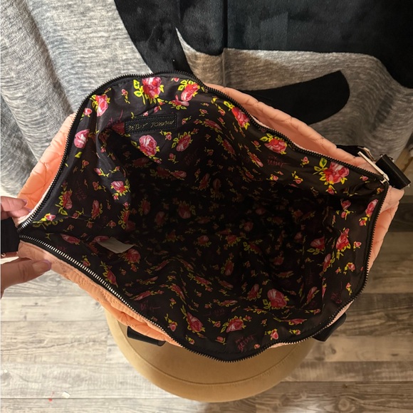 Betsey Johnson Quilted Pink Heart Tote/Weekender Bag - Picture 5 of 9